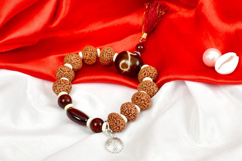 Buy FUKREY Natural Adjustable 5 Mukhi Rudraksha Bracelet for Men and Women,  Orignal Five Mukhi Rudraksh Bracelet, 5 Face Rudraksha Beads Wrist Unisex  Bracelet (Brown) (Natural Brown) at Amazon.in