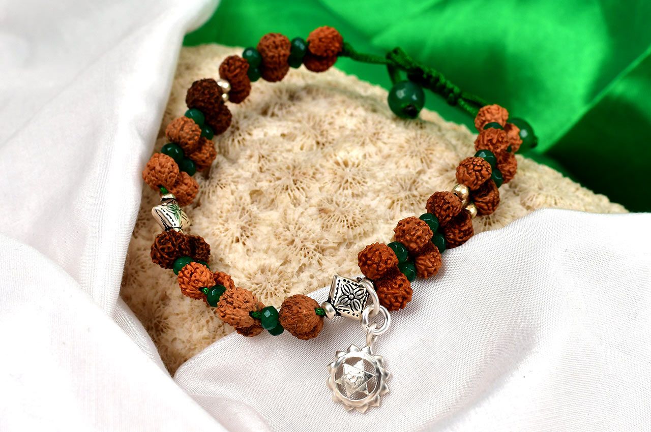 Gauri Shankar Rudraksha and Emerald Bracelet (Heart) - Engineered ...